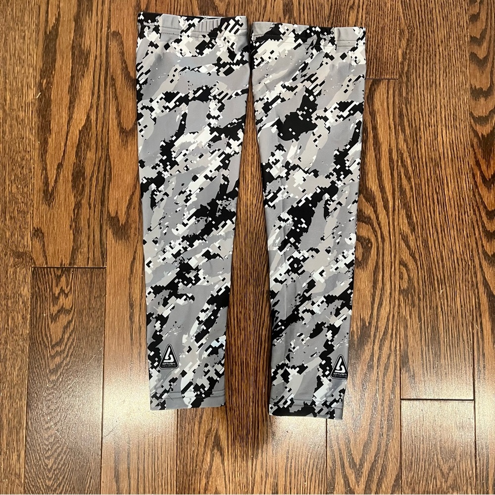 2 {B-Driven Sports} Camouflage Sleeves, Adult OS
